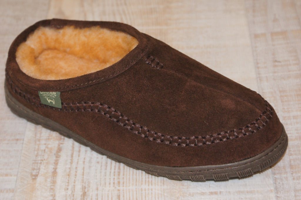 Why did Bruce Lee wear a yellow jumpsuit?